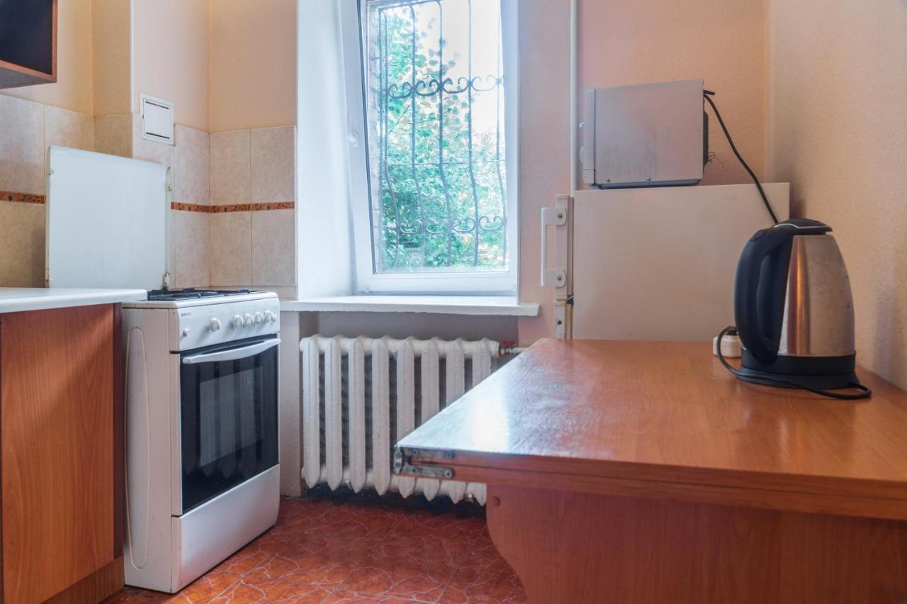 1 комнатная по улице предславинская, 12 Apartment Kyiv