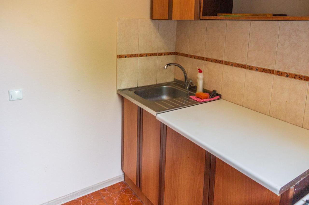 1 комнатная по улице предславинская, 12 Apartment Kyiv