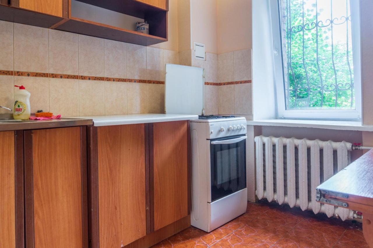 1 комнатная по улице предславинская, 12 Apartment *