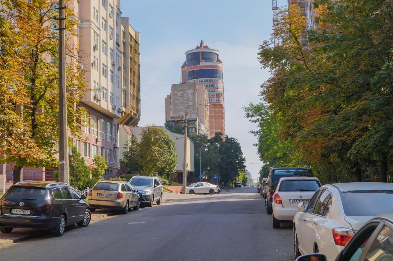 1 комнатная по улице предславинская, 12 Apartment *