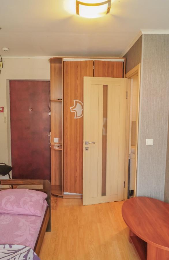 1 комнатная по улице предславинская, 12 Apartment